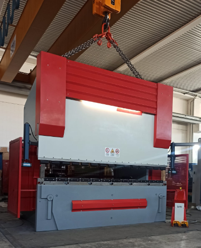 HIDRAVLIČNA NC SINHRONIZIRANA UPOGIBNA STISKALNICA BEYELER